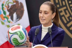 足球／墨總統轉贈2026世界盃開幕戰門票 助女球迷夢想成真