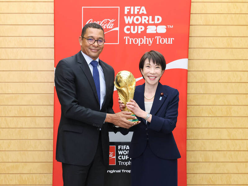 「藍武士」出征世足 高市早苗：務必帶回金盃